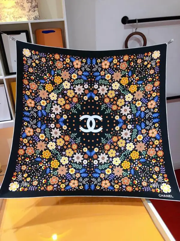 Chanel  silk scarf 90X90cm E (13)